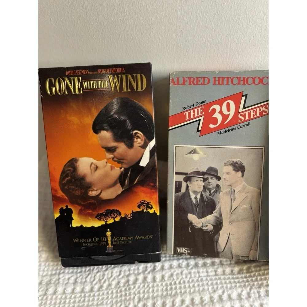 VHS Lot Gone w The Wind 39 Steps Saving Private Ryan Homeward Bound Star Wars‎